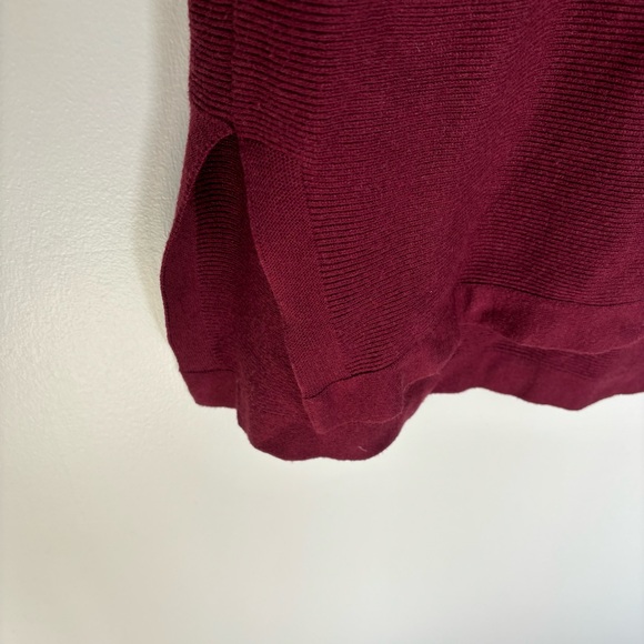 Maroon Turtleneck Sweater Oversized Split Hem Comfy Cozy Pullover Fall Winter S - Picture 9 of 11